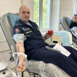Накануне Всемирного дня донора единороссы Чувашии, ветераны СВО сдали кровь и поддержали тяжелобольных детей
