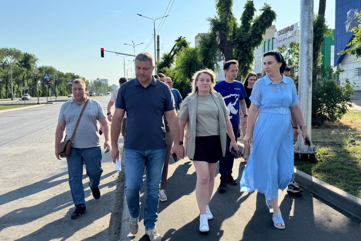 В Луганске продолжается масштабное обновление улицы Буденного