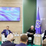 Анатолий Выборный провел панельную дискуссию «Зонтик безопасности евразийской интеграции» на ПМЮФ-2026