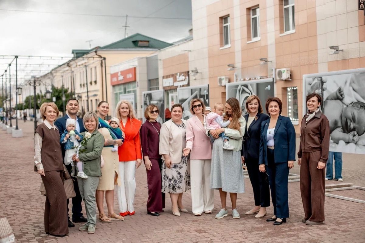 В Калуге традиционно ко Дню медицинского работника областная больница открыла фотовыставку