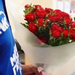 Молодогвардейцы Москвы поздравили сотрудников Центра имени Приорова