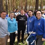 «Единая Россия» организовала в Кургане акцию по уборке экопарка