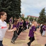 "Сила России": прошла арт-зарядка с чемпионом мира по мотогонкам на льду Максимом Захаровым