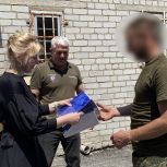 «Единая Россия» передала 2000 метров антидроновых сетей военным, а в дом культуры и детский сад генератор и канцтовары