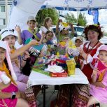 Единороссы устроили праздник добрососедства для жителей Нягани