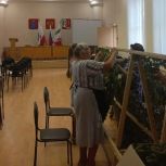 Волонтеры «Единой России» из Краснопартизанского района делают маскировочные сети для СВО