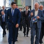 Антон Алиханов и Александр Цыбульский посетили центр пропульсивных систем ЦС «Звездочка»