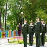 По партийному проекту «Историческая память» в Иркутске установлен ещё один флагшток в детском учреждении
