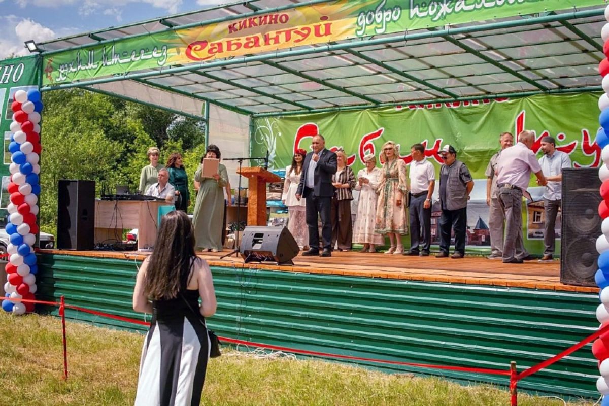 В рамках партпроекта «Российское село» состоялся праздник Сабантуй в Каменском районе.