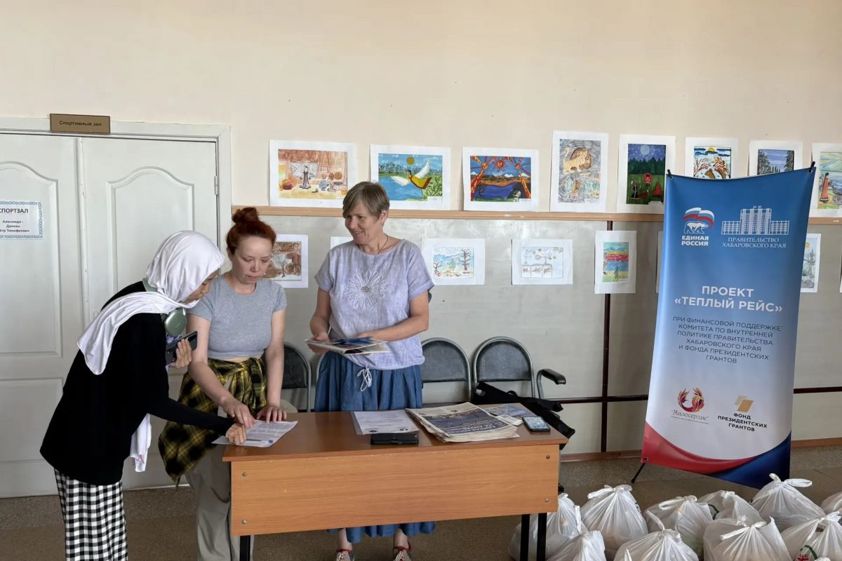 В Хабаровском крае стартовал проект «Тёплый рейс»: продуктовая помощь, юристы и парикмахеры — для жителей отдалённых сёл
