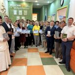 Олег Садовских вручил сертификаты педагогам о повышении квалификации по курсу «Я-златоустовец»