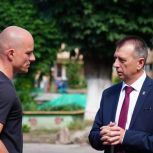 Партийный десант контролирует ремонт в садах и школах Курчатова