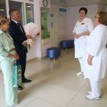 В Башкортостане активисты «Единой России» поздравили медицинских работников с профессиональным праздником