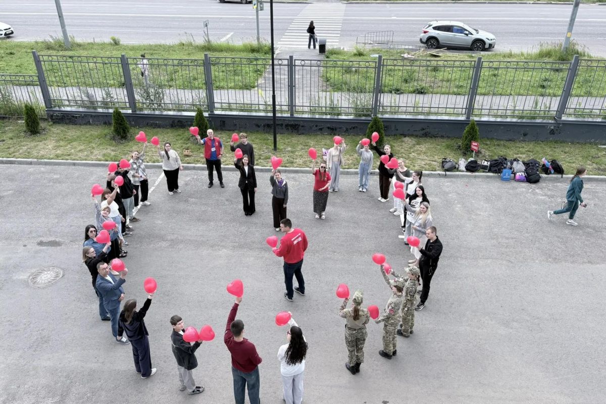 В Тамбове «Единая Россия» провела флешмоб перед зданием поликлиники на Запрудной