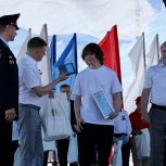 В Архангельске наградили подростка, который спас учительницу