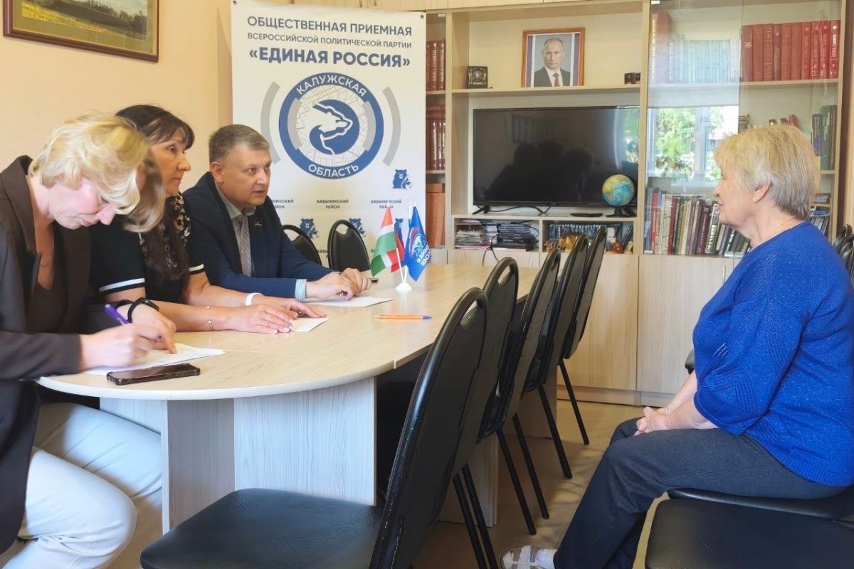 Ход ремонтных работ поликлиники и стационара на контроле депутата