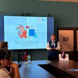 В Челябинске партийцы посетили Всероссийскую ярмарку трудоустройства