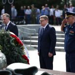 Память погибших в годы Великой Отечественной войны почтили в Челябинске