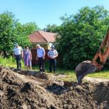 Партийцы контролируют замену водопровода по Народной Программе в Погаре