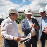 Глава Мордовии осмотрел ход работ в культурно-досуговом центре села Аксеново Лямбирского района