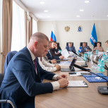Безопасность ямальцев и готовность к пожароопасному сезону: ключевые темы заседания фракции Единой России