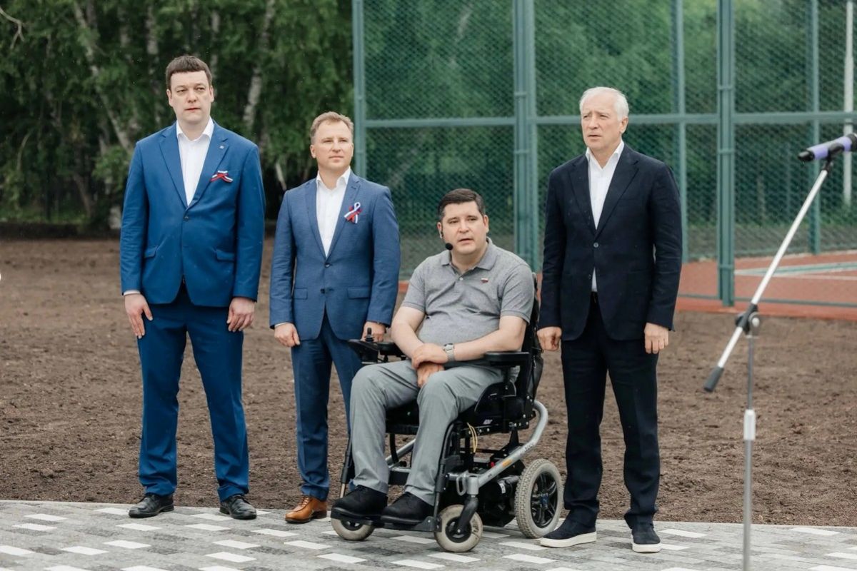 В рамках партпроекта «Единая страна — доступная среда» в Томской области открыли инклюзивную спортплощадку