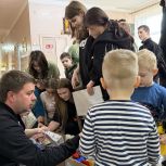 Единая Россия передала призы за смелость еще 70 юным пациентам республиканской детской больницы