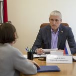 Депутат «Единой России» помог с ремонтом дороги возле дома