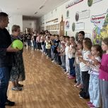 Александр Щербаков помог оснастить спортивным инвентарём пришкольный лагерь школы № 39