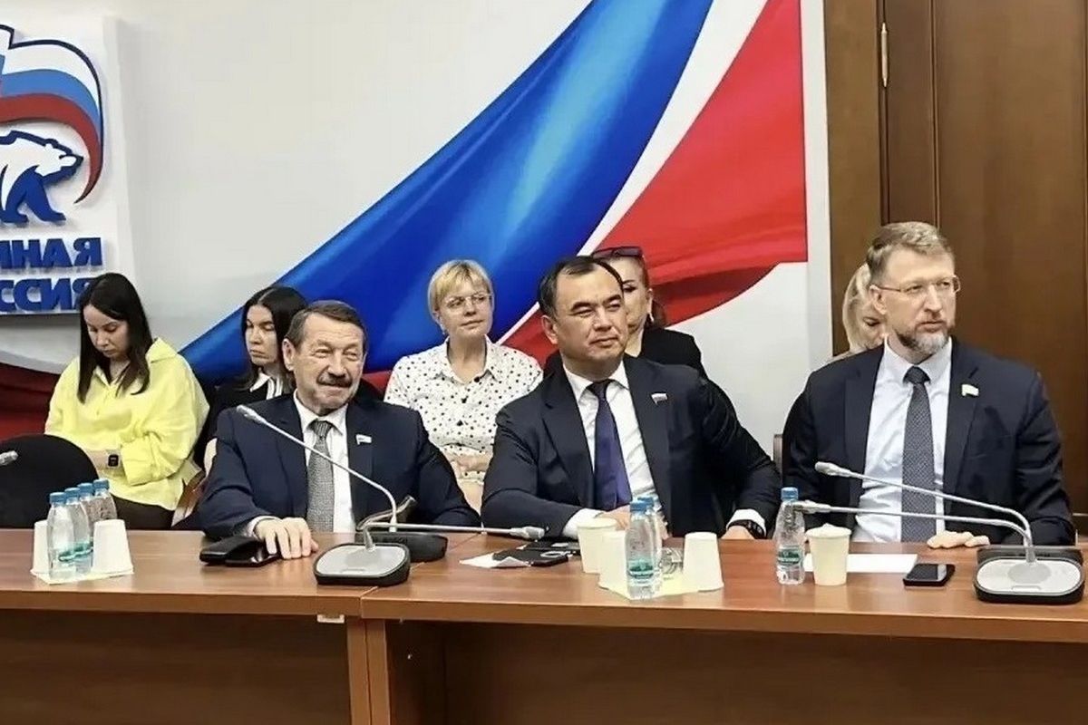 Сергей Тен принял участие в обсуждении реализации программ дорожных работ на федеральной сети