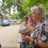 В Снежном прошёл сход жителей с депутатом Народного Совета ДНР от «Единой России» Анной Кондрыкинской
