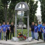 В Луганске почтили память жертв авиаудара 2 июня 2014 года