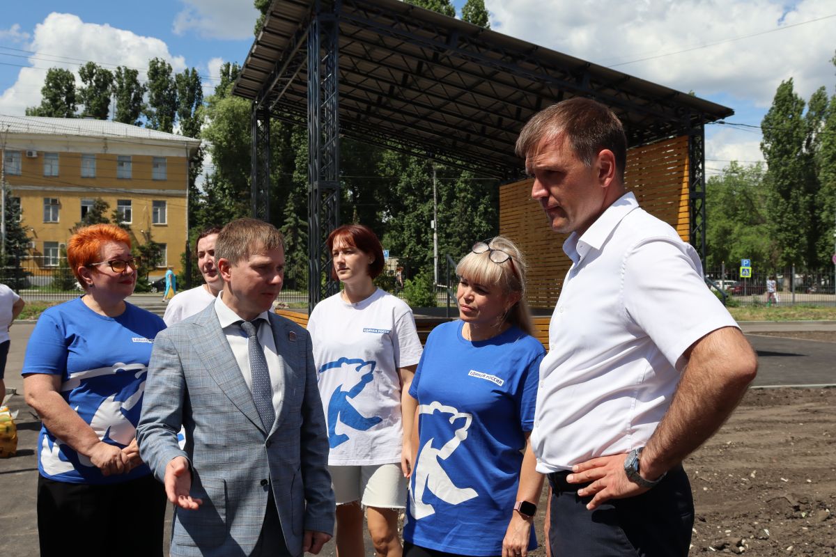 Партийцы проконтролируют благоустройства сквера
