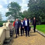 Депутат ЗСК Виктор Тепляков провёл обход сквера на Мацесте в Хостинском районе Сочи