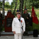 Галина Алешина приняла участие в открытии мемориала