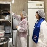 «Единая Россия» проверила условия пребывания детей в пришкольном лагере в Губкинском (ЯНАО)