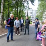 По инициативе жителей приводят в порядок дворовые территории и дороги на Кукковке