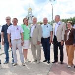 Анна Соломеина и Виктор Якимов отпраздновали День России вместе с жителями Каменска-Уральского