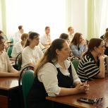 «Единая Россия» провела Час памяти и единства в библиотеке имени Никитина