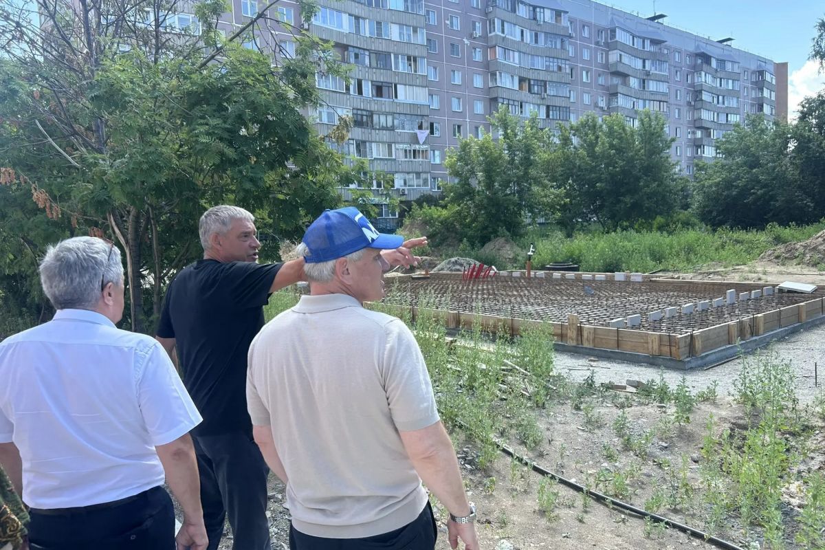 По проекту «Единой России» в новосибирском академгородке благоустраивают сквер