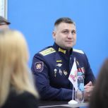 В Москве по инициативе «Единой России» состоялась встреча школьников с участником СВО