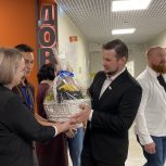 Партийцы Ямала поблагодарили социальных работников за их нелёгкий, но важный труд