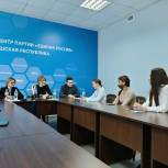 Алёна Аршинова встретилась с активистами «Молодой Гвардии» Чувашии
