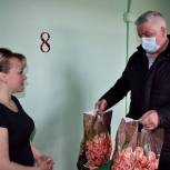 Тарас Ефимов передал продуктовый набор многодетной маме из микрорайона Южный Балашихи