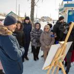 В Салехарде депутаты-единороссы осмотрели территорию и макеты будущих детских площадок