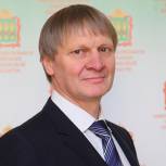 Иссинский район: Дмитрий Петров оказал помощь муниципалитету в строительстве детской площадки