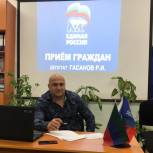 Раидин Гасанов окажет содействие в кронировании деревьев на одной из улиц Каспийска