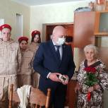«Единая Россия» обеспечила рыбновских ветеранов бесплатной мобильной связью