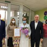 Депутаты «Единой России» поздравили арзгирских женщин