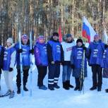 Единороссы стали участниками соревнований по лыжным гонкам